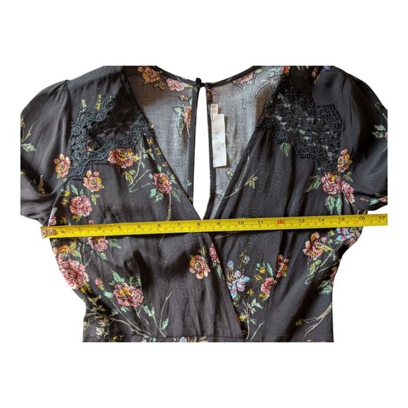 ASTR The Label | Floral Bell Sleeve Dress | Size XS | Black Multicolor - Picture 6 of 9